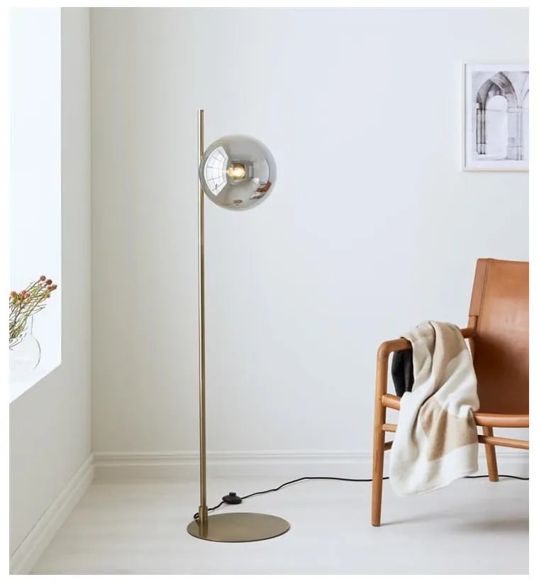 Czarna lampa stojąca Markslöjd Dione, wys. 134,5 cm