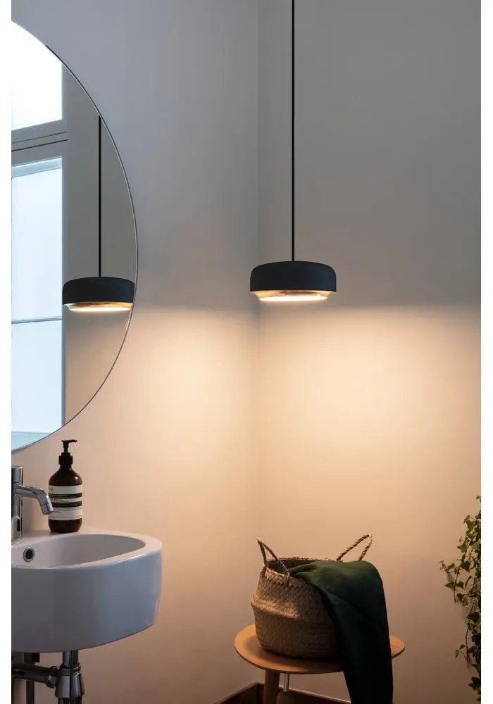 Czarna lampa wisząca LED z metalowym kloszem ø 22 cm Hazel mini – UMAGE