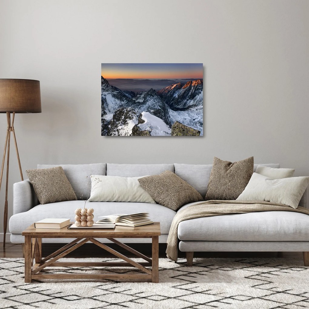 Obraz na szkle - Wschód słońca w górach (70x50 cm)