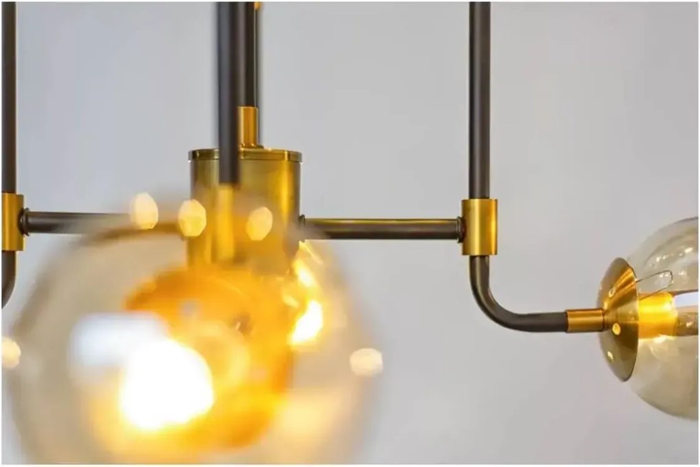 Lampa sufitowa ze szklanymi kloszami