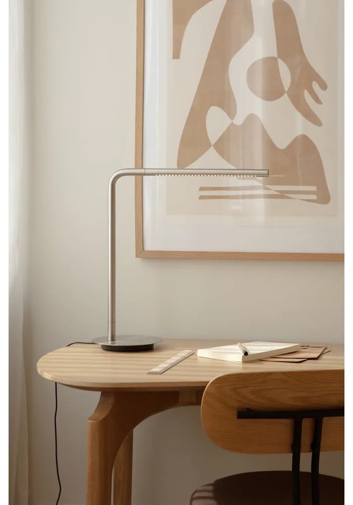 Metalowa lampa stołowa LED w kolorze srebra ze ściemniaczem (wysokość 46 cm) Omni Table – UMAGE