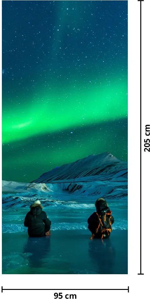 Fototapeta na drzwi - Ludzie w pobliżu zorzy polarnej (95x205cm)