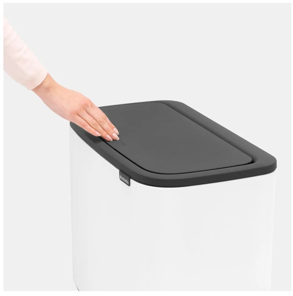 Biały stalowy kosz na śmieci do segregacji odpadów otwierany na dotyk 33 l Bo Touch Bin – Brabantia