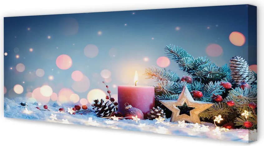 Obraz drukowany na płótnie Świeca i Śnieg w Świątecznej Scenerii