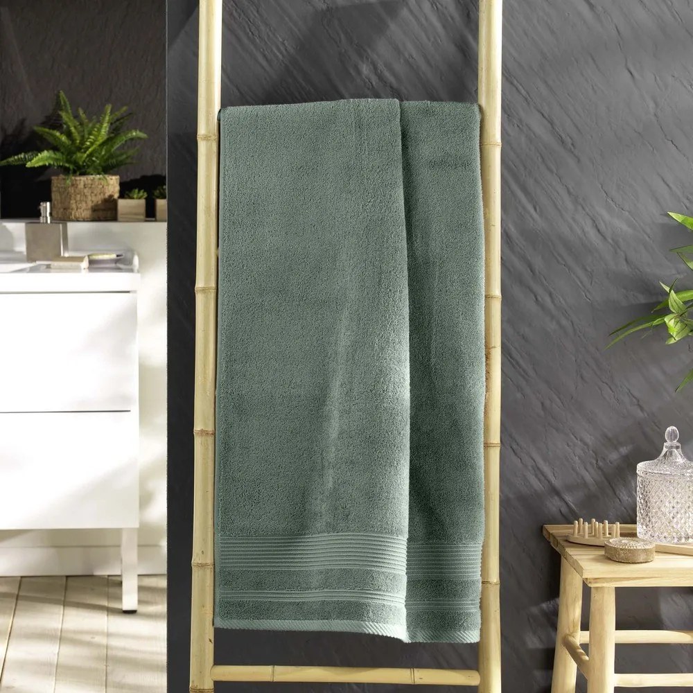 Szałwiowy bawełniany ręcznik kąpielowy frotte 70x130 cm Tendresse – douceur d'intérieur