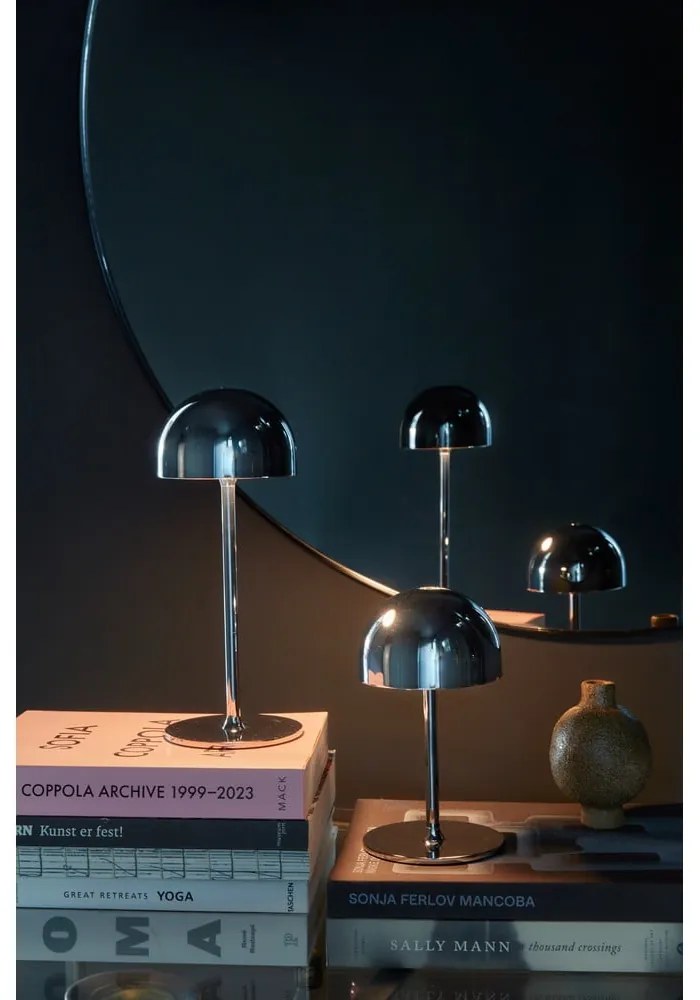 Lampa stołowa LED w kolorze srebra ze zdalnym sterowaniem i metalowym kloszem (wysokość 22 cm) Tim – Sirius