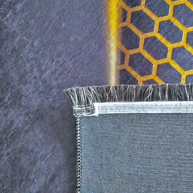 Czarny antypoślizgowy dywan w stylu glamour G2-S48