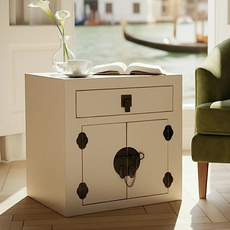 Komoda, stolik nocny, metalowe okucia, styl azjatycki, biały.