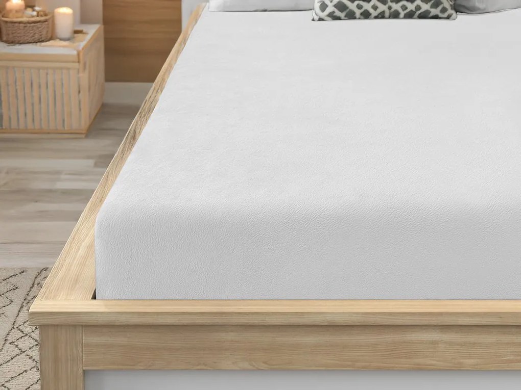 PrzytulneMieszkanie.pl PrzytulneMieszkanie.pl PrzytulneMieszkanie.pl Zestaw pościeli z mikropluszu VELVET CHRISTMAS czerwony + prześcieradło z mikropluszu SOFT 180x200 cm biały, łóżko podwójne