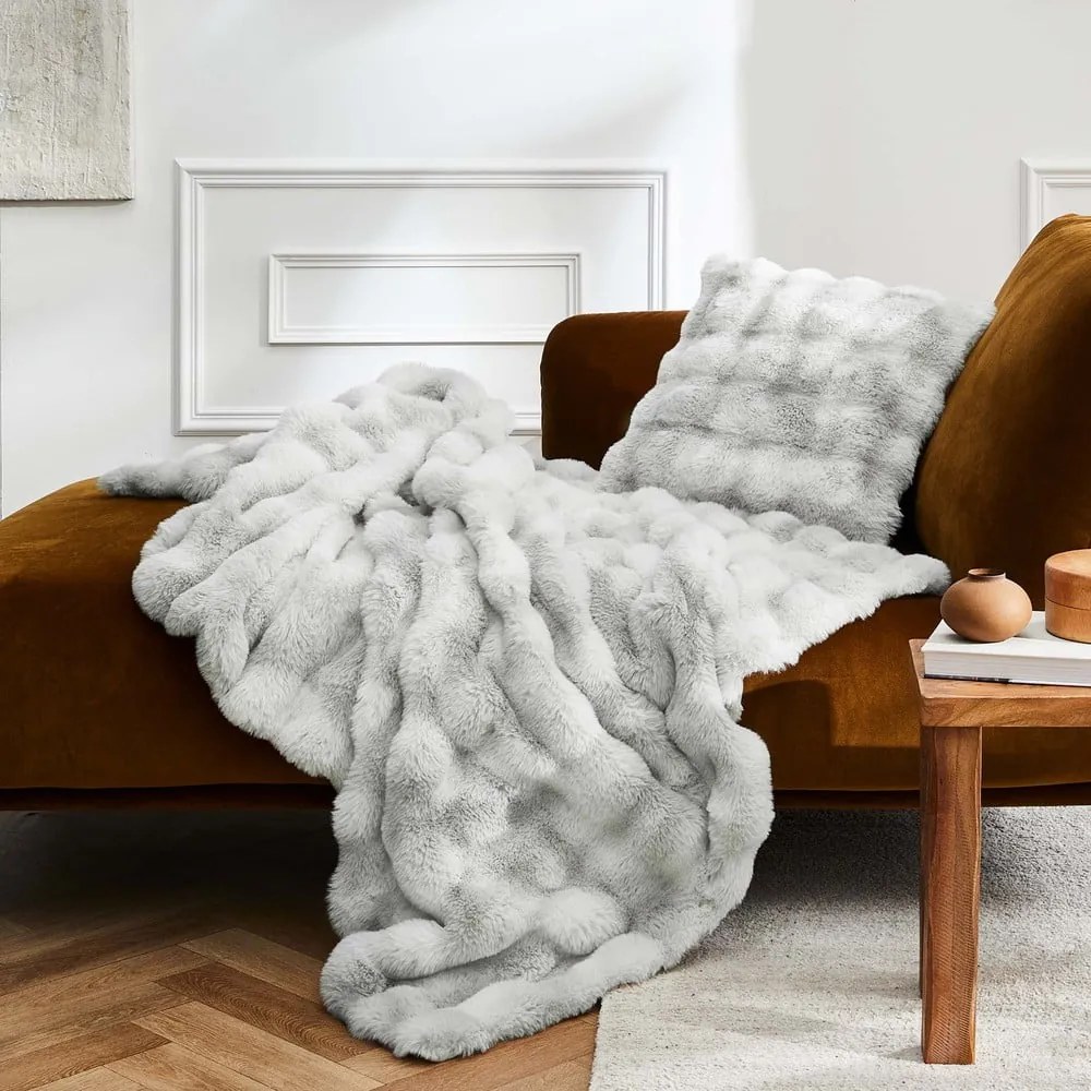 Szary koc z mikropluszu 180x220 cm Mounty – douceur d'intérieur
