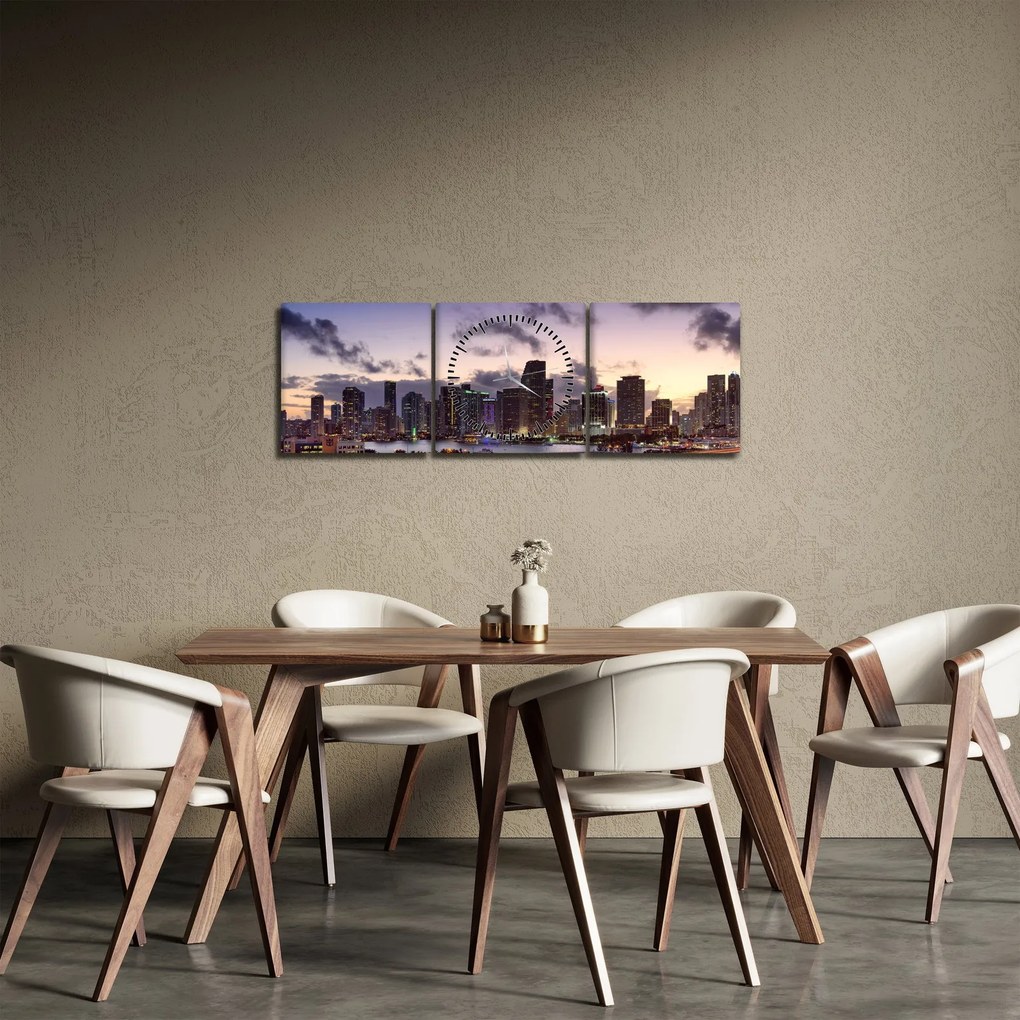 Obraz - wieżowce dużego miasta (z zegarem) (90x30 cm)