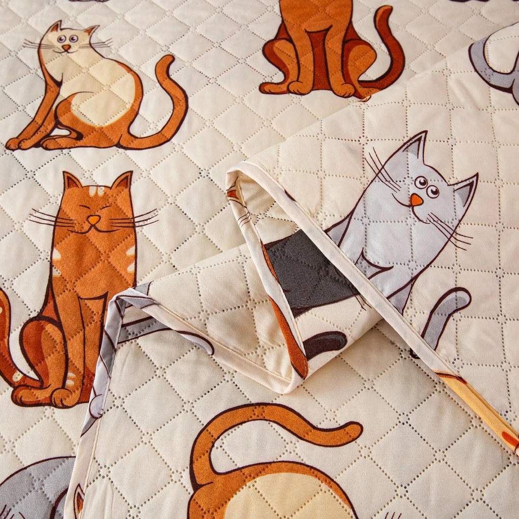 Narzuta na łóżko ze wzorem COLORED CATS kremowa Rozmiar: 220 x 240 cm