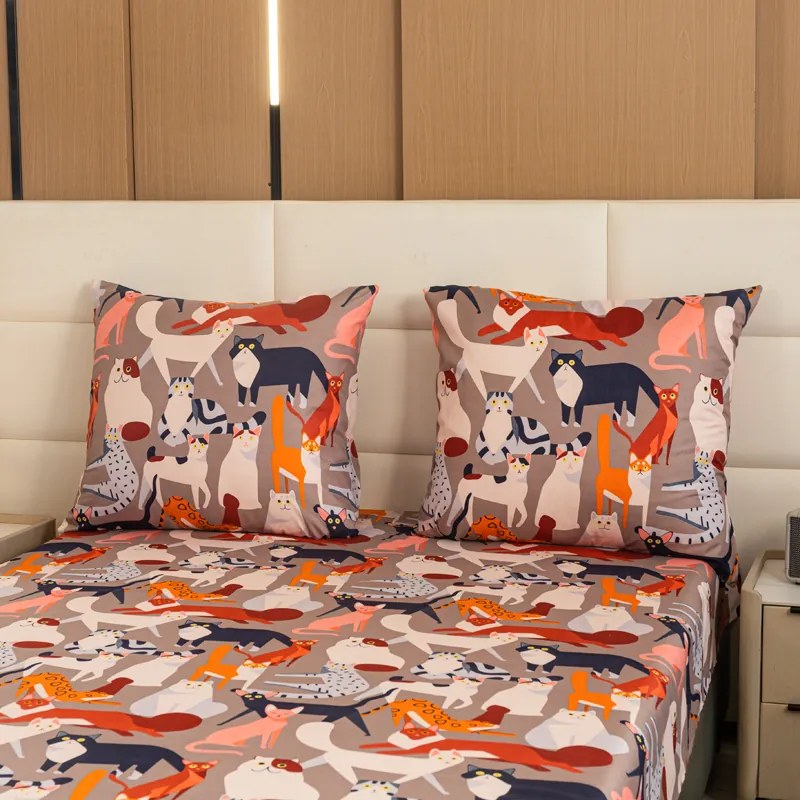 PrzytulneMieszkanie.pl PrzytulneMieszkanie.pl Pościel z mikrofibry CATMOSPHERE kolorowa Rozmiar pościeli: 70 x 90 cm | 140 x 200 cm