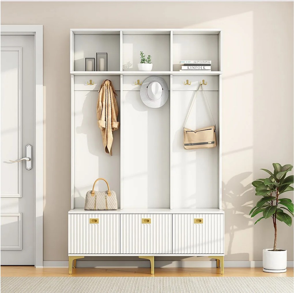 Wieszak na ubrania do przedpokoju z miejscem na buty, złotymi haczykami i otwartą przestrzenią, biały