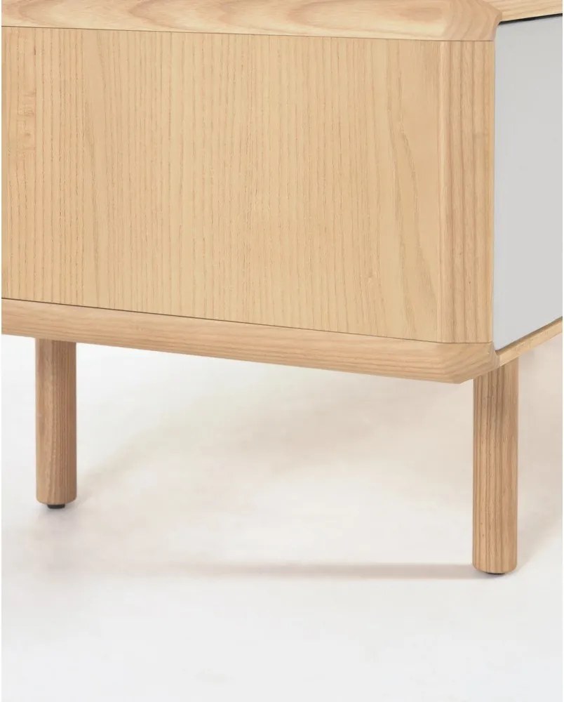 Szaro-naturalna szafka pod TV w dekorze jesionu 180x41x42 cm Anielle – Kave Home