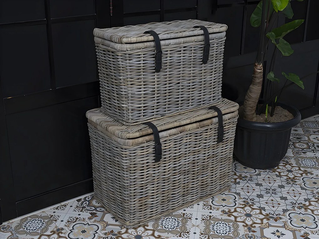 Zestaw 2 walizek NEFTA z drewna kubu – 80 × 45 × 55 cm (dł. × szer. × wys.) i 70 × 35 × 45 cm (dł. × szer. × wys.) – kolor szary naturalny