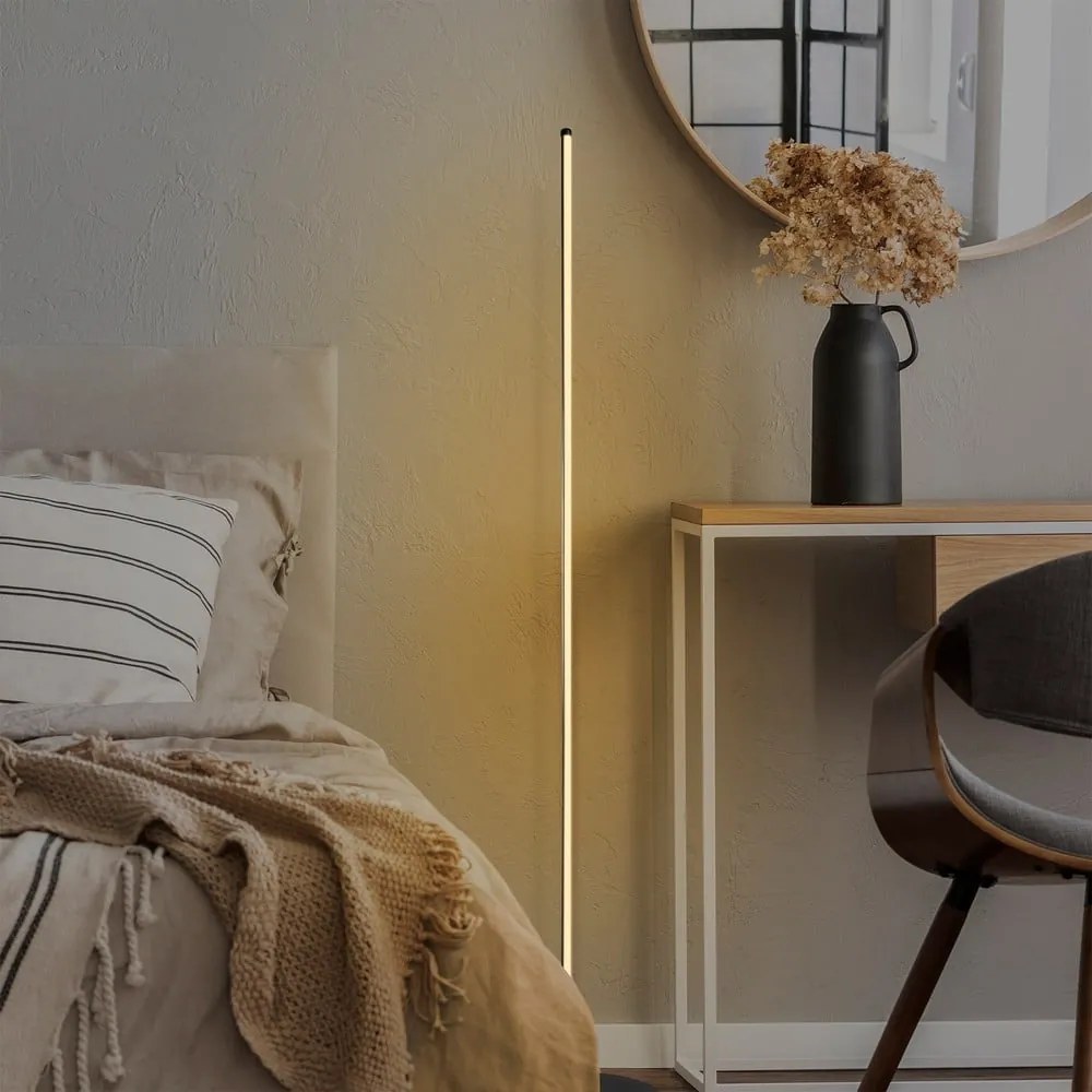 Czarna lampa stojąca LED (wysokość 153 cm) Sword – Opviq lights