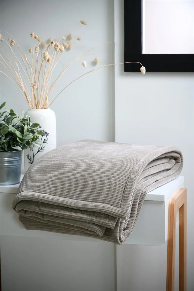 Pluszowy koc z barankiem, CLAYTON, 130 × 160 cm