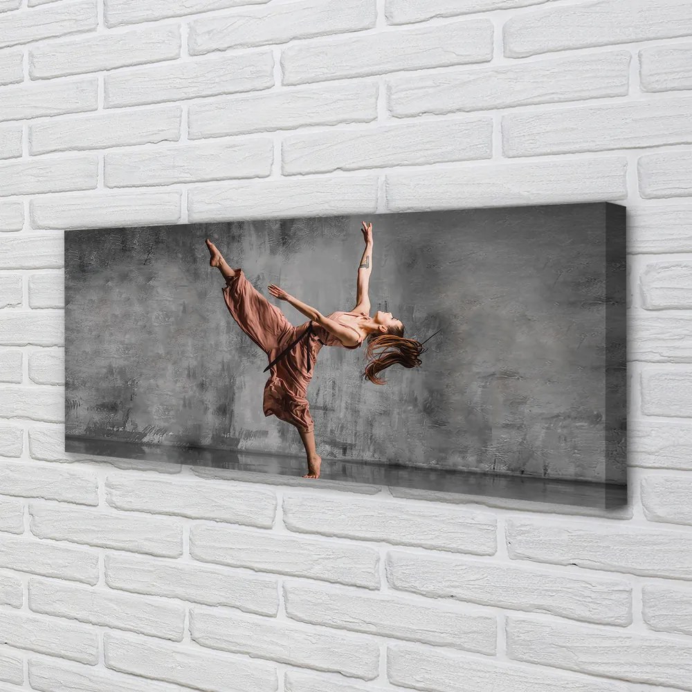 Obraz na płótnie Taniec Kobiety z Długimi Włosami