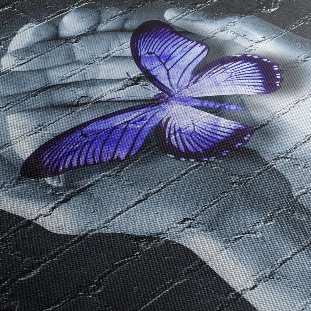 Obraz - Fioletowy motyl na ścianie (z zegarem) (90x30 cm)