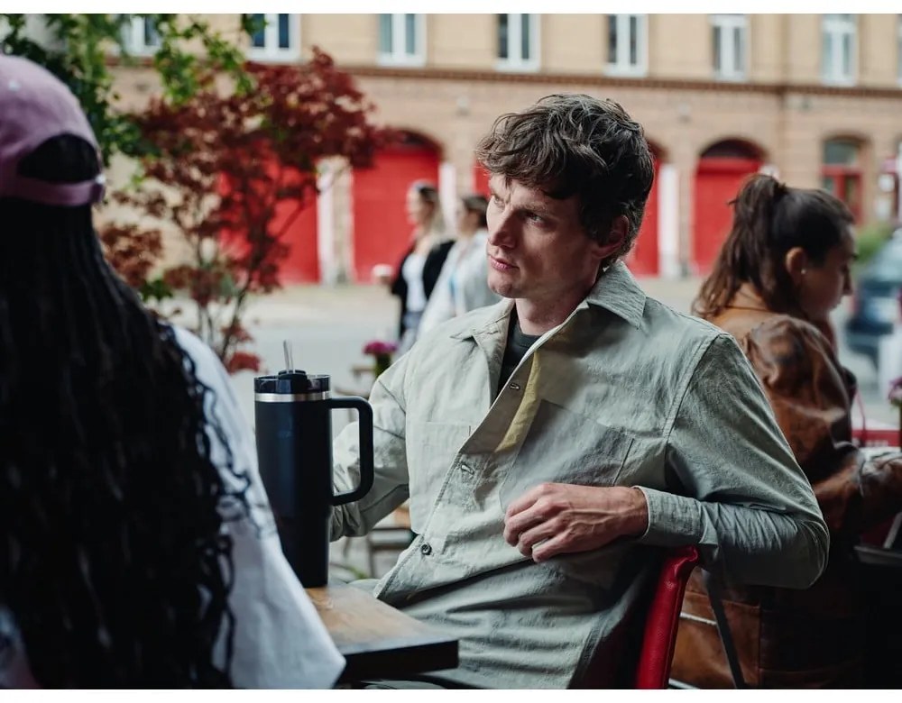 Czarny termos ze słomką ze stali nierdzewnej 1,18 l Quencher H2.0 FlowState Tumbler Black – Stanley