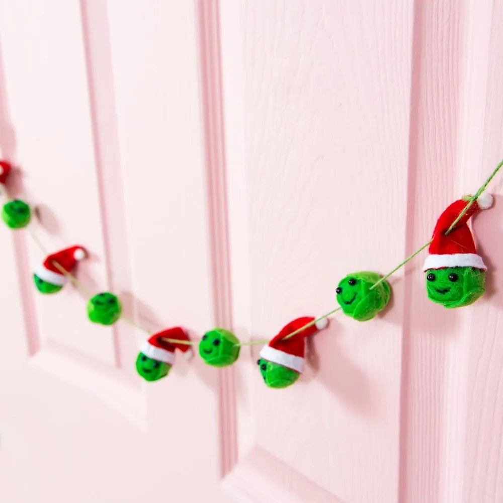 Wełniany łańcuch choinkowy Christmas Sprouts – Sass &amp; Belle