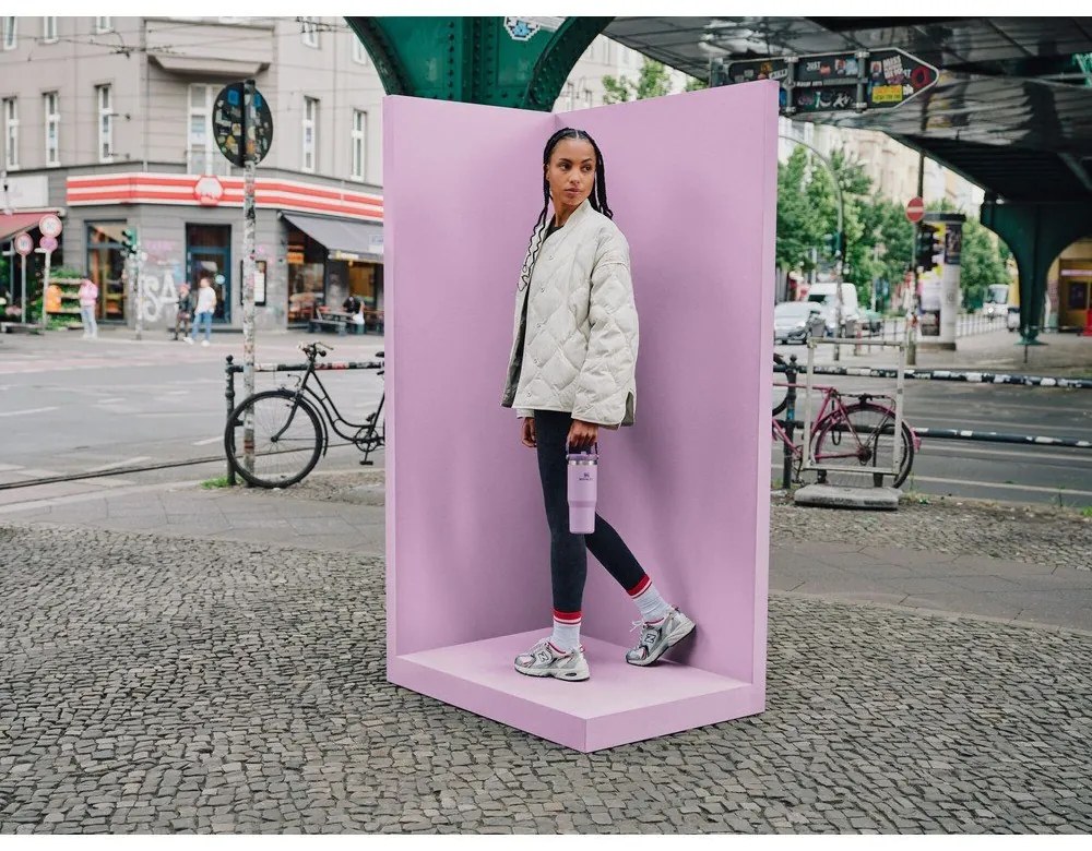 Różowy termos ze stali nierdzewnej 890 ml IceFlow™ Flip Straw 2.0 Tumbler Cherry Blossom – Stanley