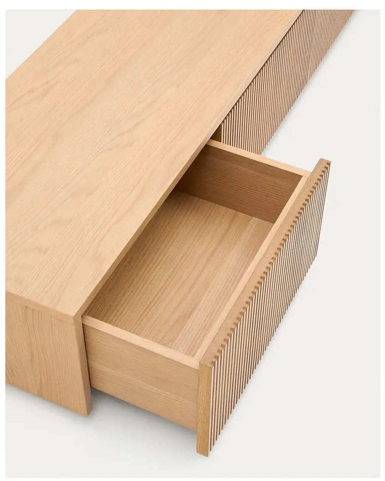 Szafka pod TV w dekorze dębu w naturalnym kolorze 200x30x40 cm Helvine – Kave Home