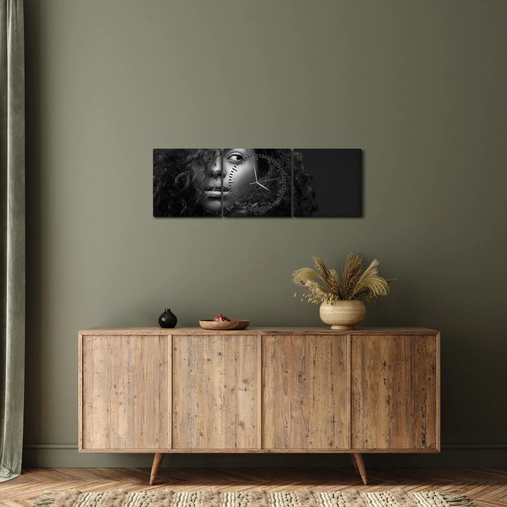 Obraz - Portret kobiety (z zegarem) (90x30 cm)