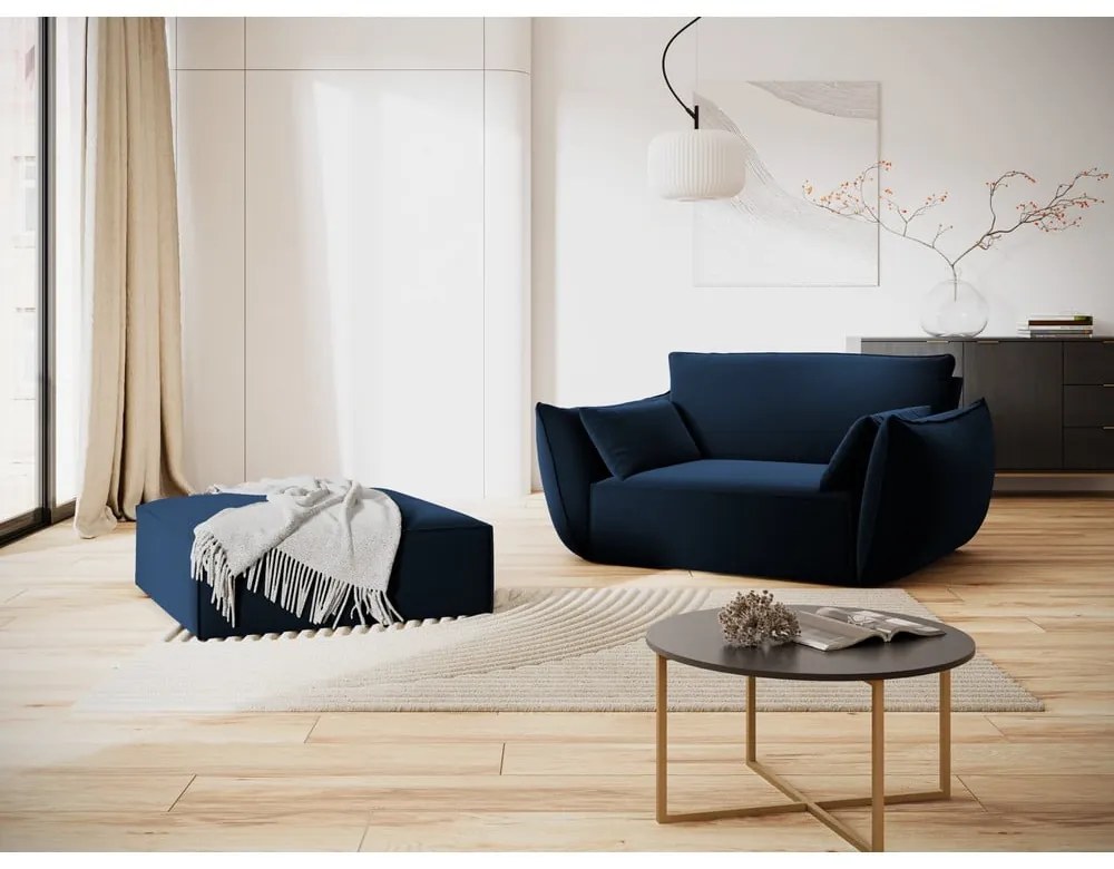 Ciemnoniebieski aksamitny podnóżek Vanda – Mazzini Sofas