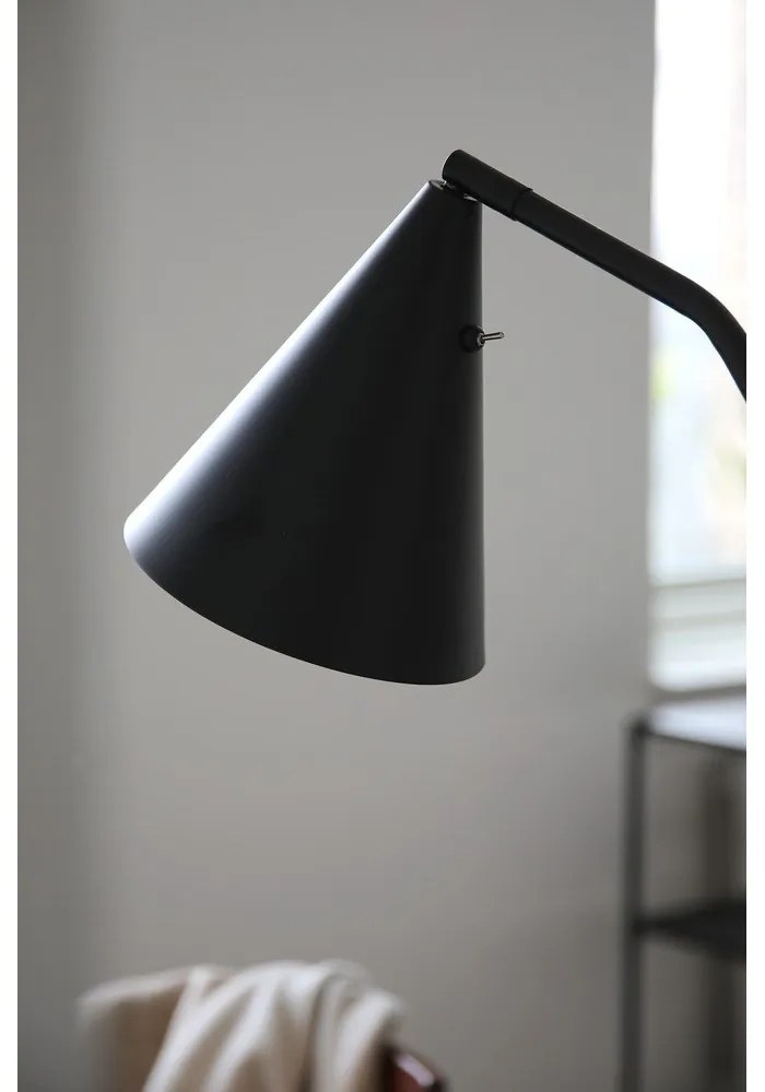 Czarna lampa stojąca LED ze ściemniaczem z metalowym kloszem (wysokość 144 cm) Funil – Markslöjd