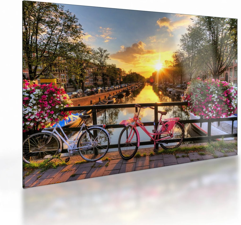 Obraz na szkle - Wschód słońca w Amsterdamie (70x50 cm)