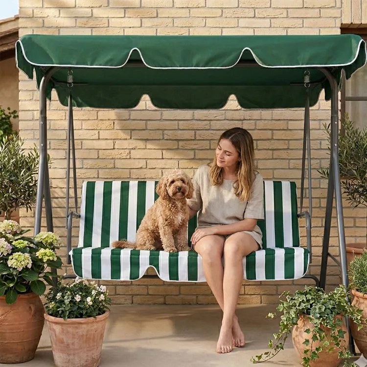 Huśtawka ogrodowa Cozy z regulowanym daszkiem, zielona w paski