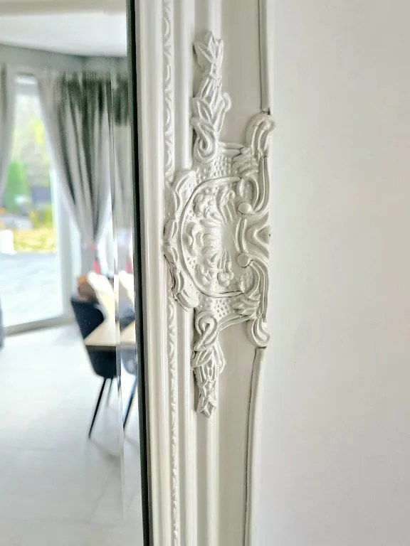 Lustro w białej ramie 96x74cm