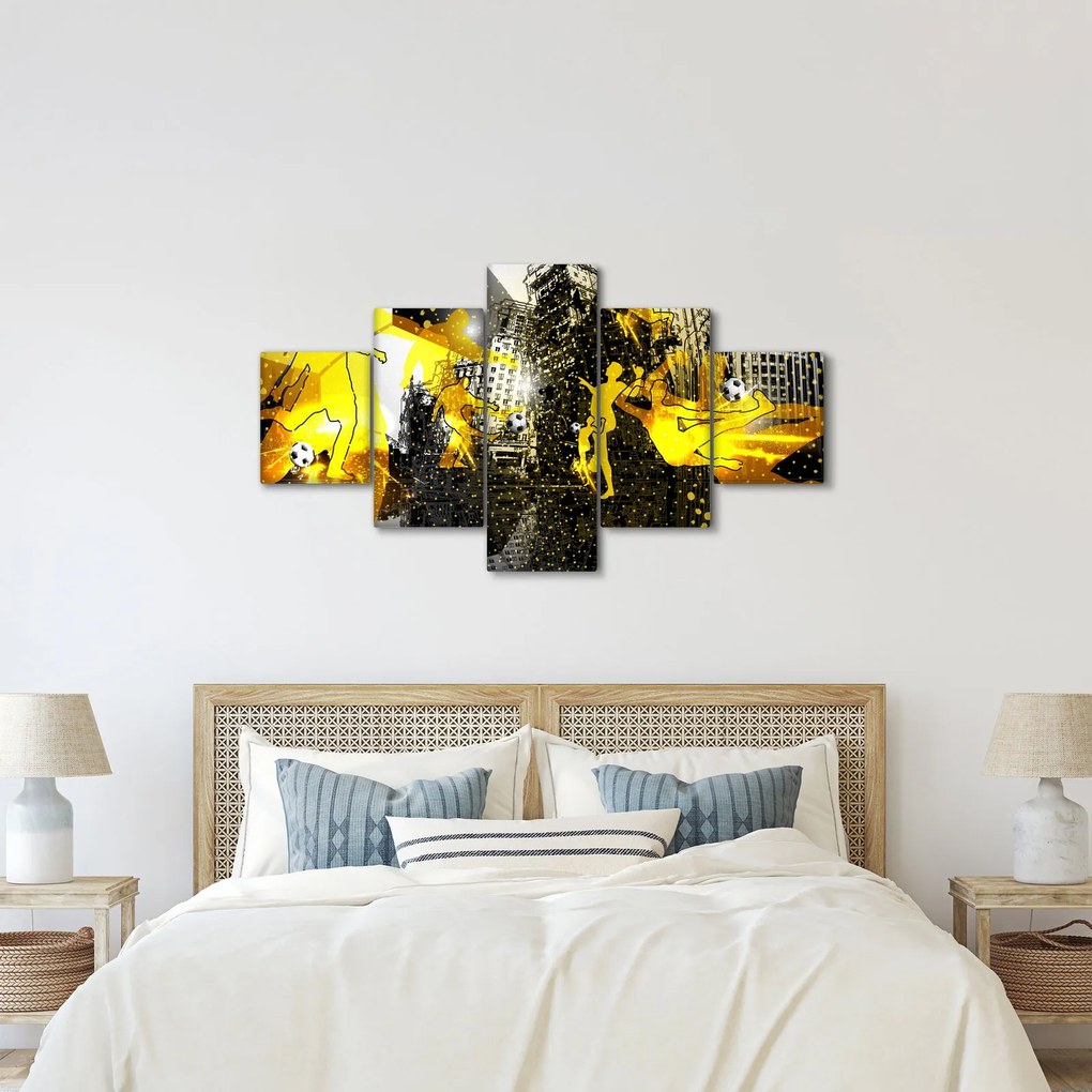 Obraz - Piłka nożna w wielkim mieście (125x70 cm)