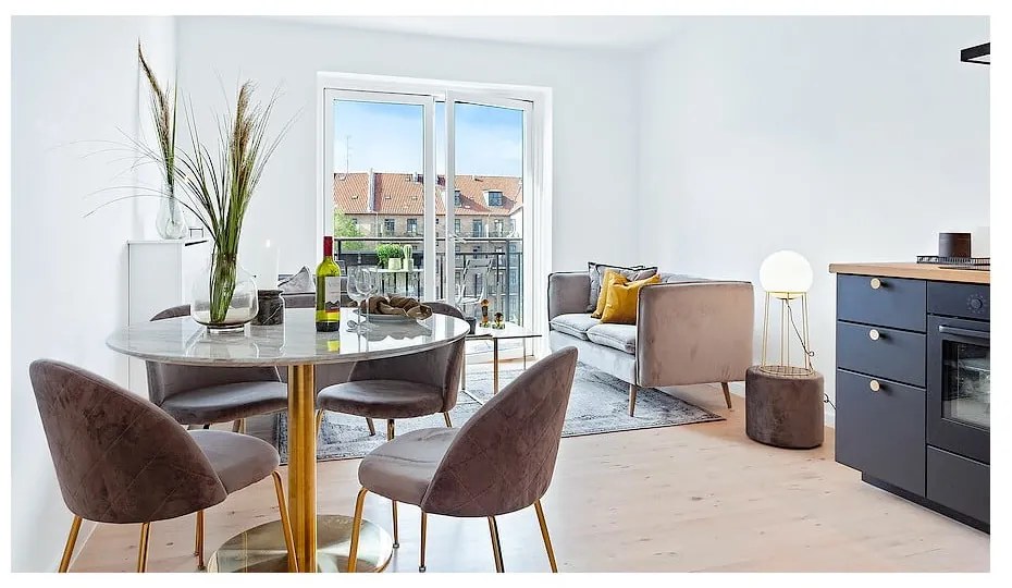 Okrągły stół z blatem w dekorze marmuru ø 110 cm Bolzano – House Nordic