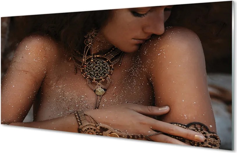 Szklany Panel Kobieta w Ozdobnej Biżuterii