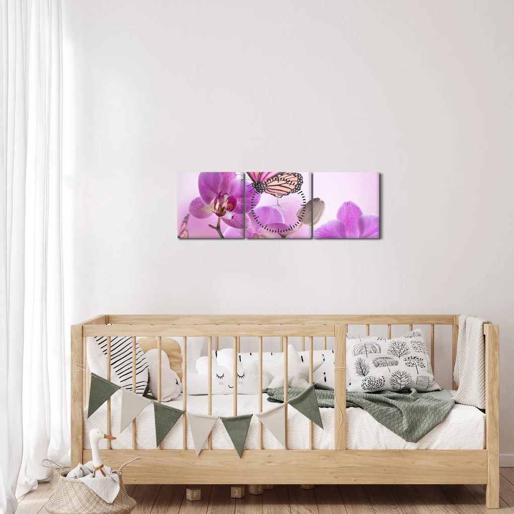 Obraz - Motyl na kwiatach orchidei, liliowy (z zegarem) (90x30 cm)