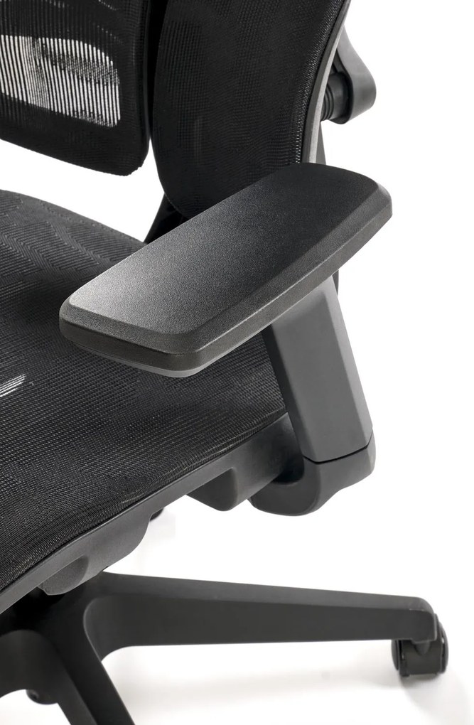 Fotel biurowy z regulacjami Macar Halmar, zgodny z normą BHP