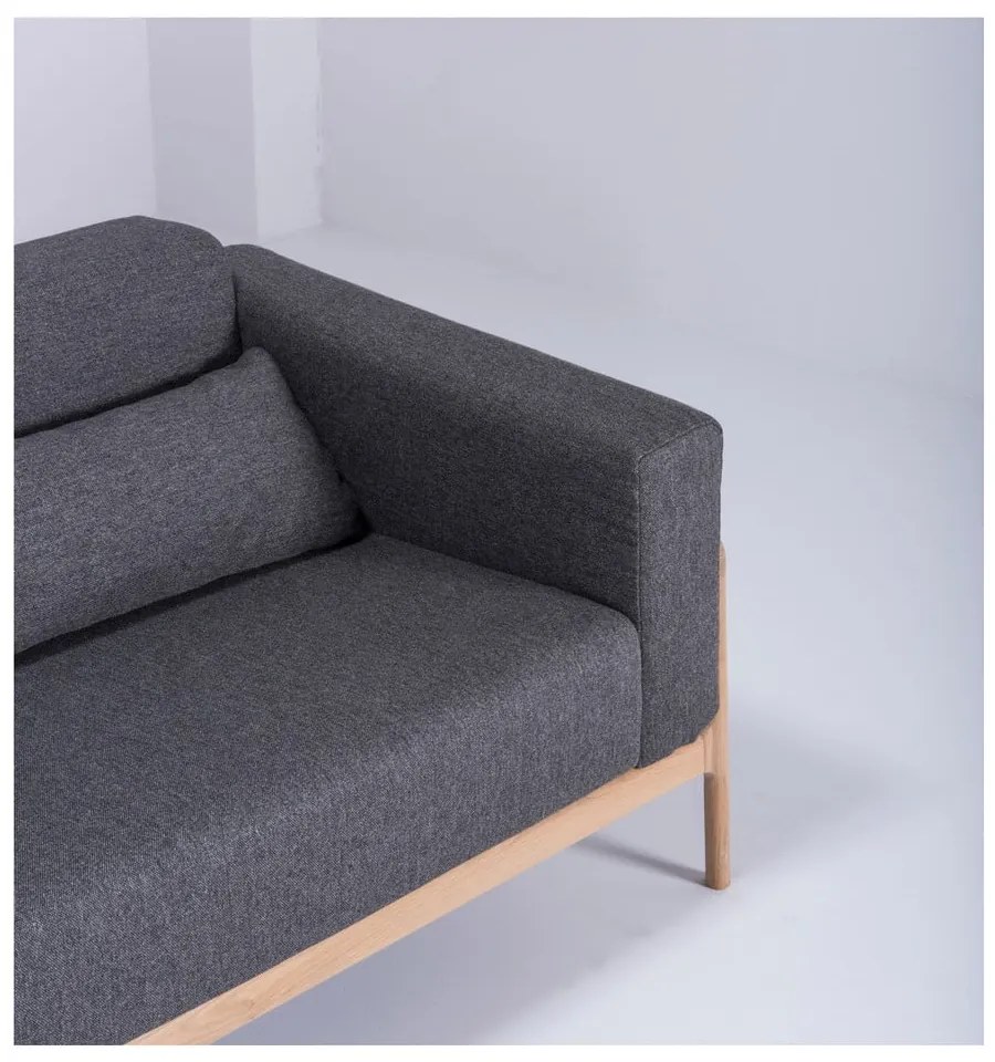 Ciemnoszara sofa z konstrukcją z drewna dębowego Gazzda Fawn, 240 cm