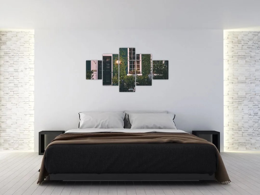 Obraz - W domu z przejażdżki (125x70 cm)