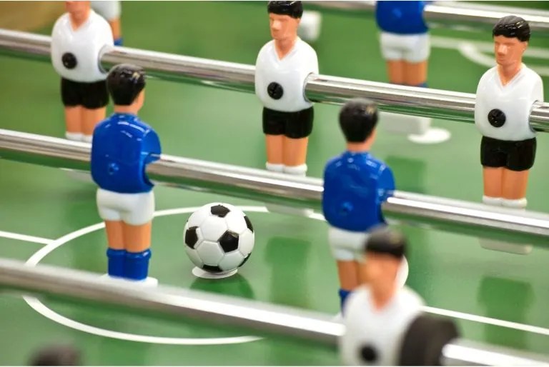 Piłkarzyki stół piłkarski BELFAST 121 x 101 x 79 cm jasne drewo