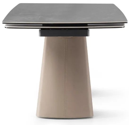 Elegancki stół z szarym ceramicznym blatem na hartowanym szkle. Rozmiary 160 (240) x 90 cm. Metalowa podstawa ze stali szczotkowanej nadaje mu nowoczesny charakter i wyjątkową trwałość.