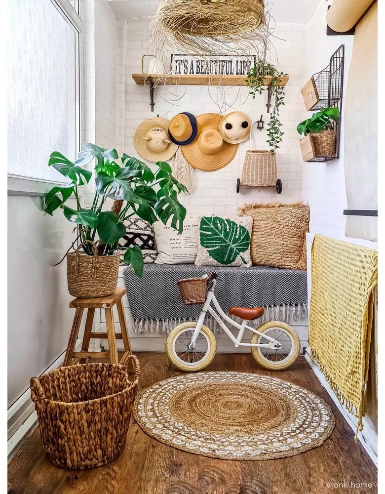 Poduszka dziecięca Monstera – Lorena Canals