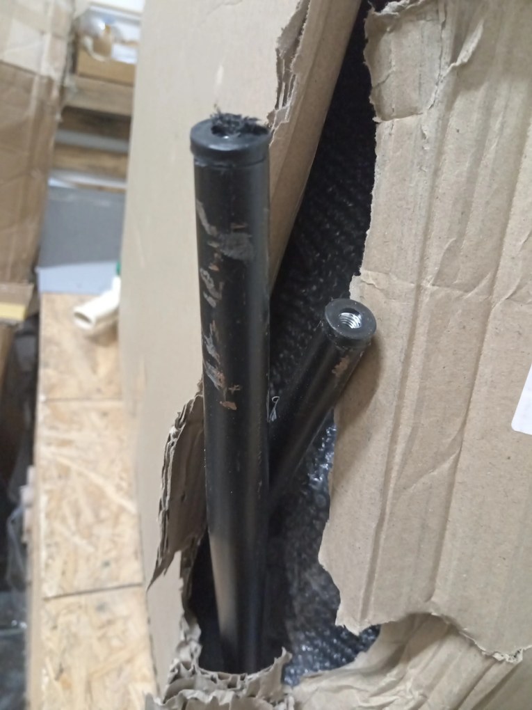 PROMOCJA Ciemnoszare aksamitne krzesło COMO z czarnymi nogami II gatunek