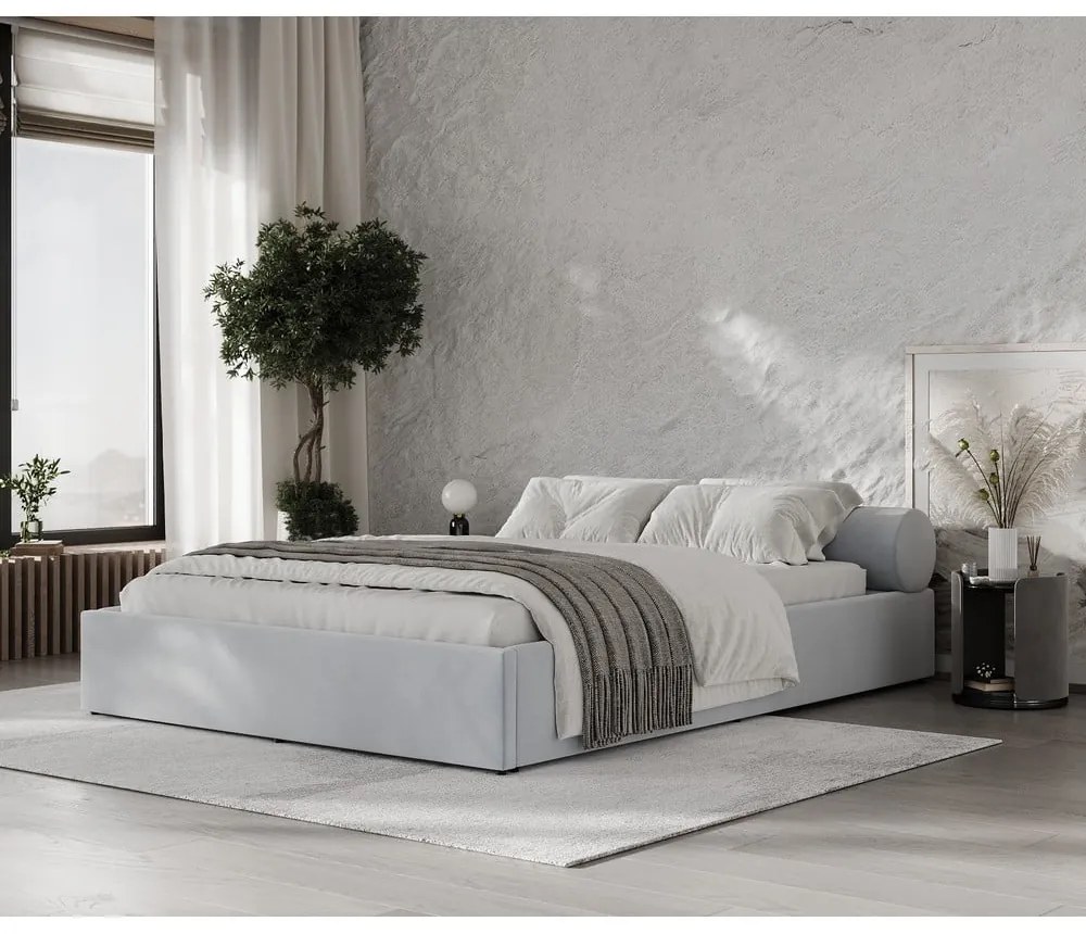 Jasnoszare tapicerowane łóżko dwuosobowe ze schowkiem ze stelażem 160x200 cm Solvo – Maison de Rêve
