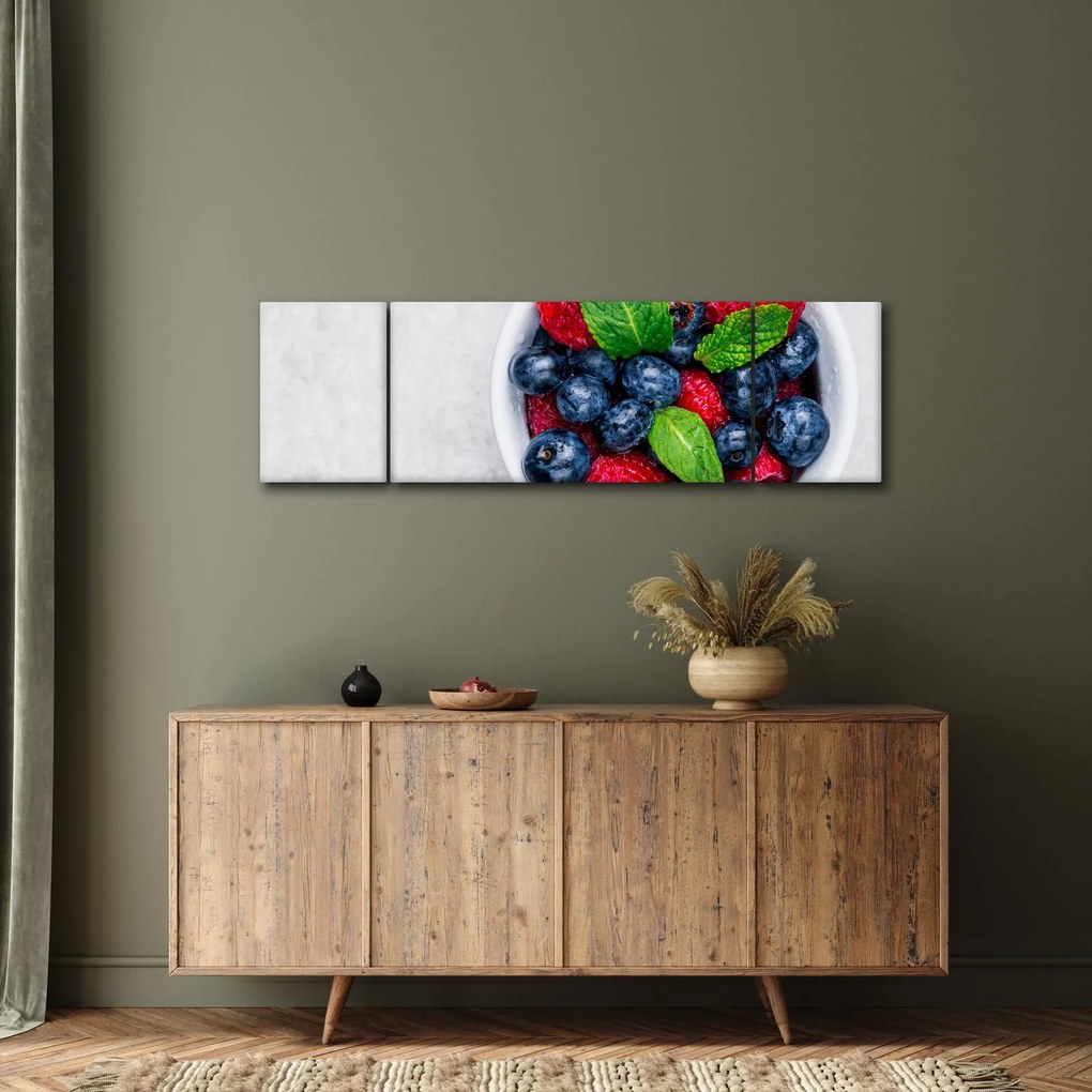 Obraz- miska z leśnymi owocami (170x50 cm)