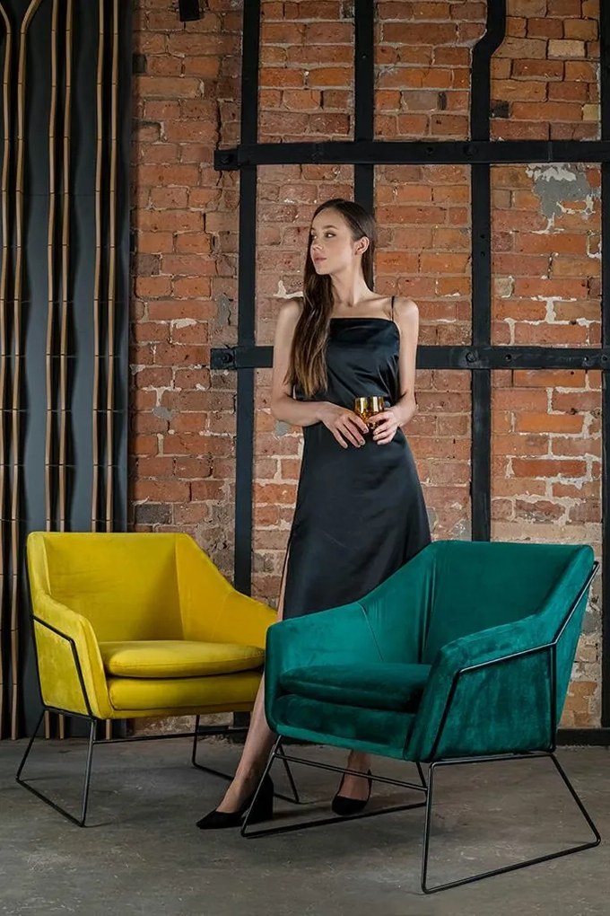 Welurowy fotel wypoczynkowy z poduszką Emma Velvet