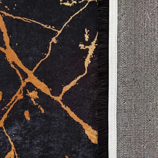 Dywan Ze Czarny Złotymi Wzorami M6-F11