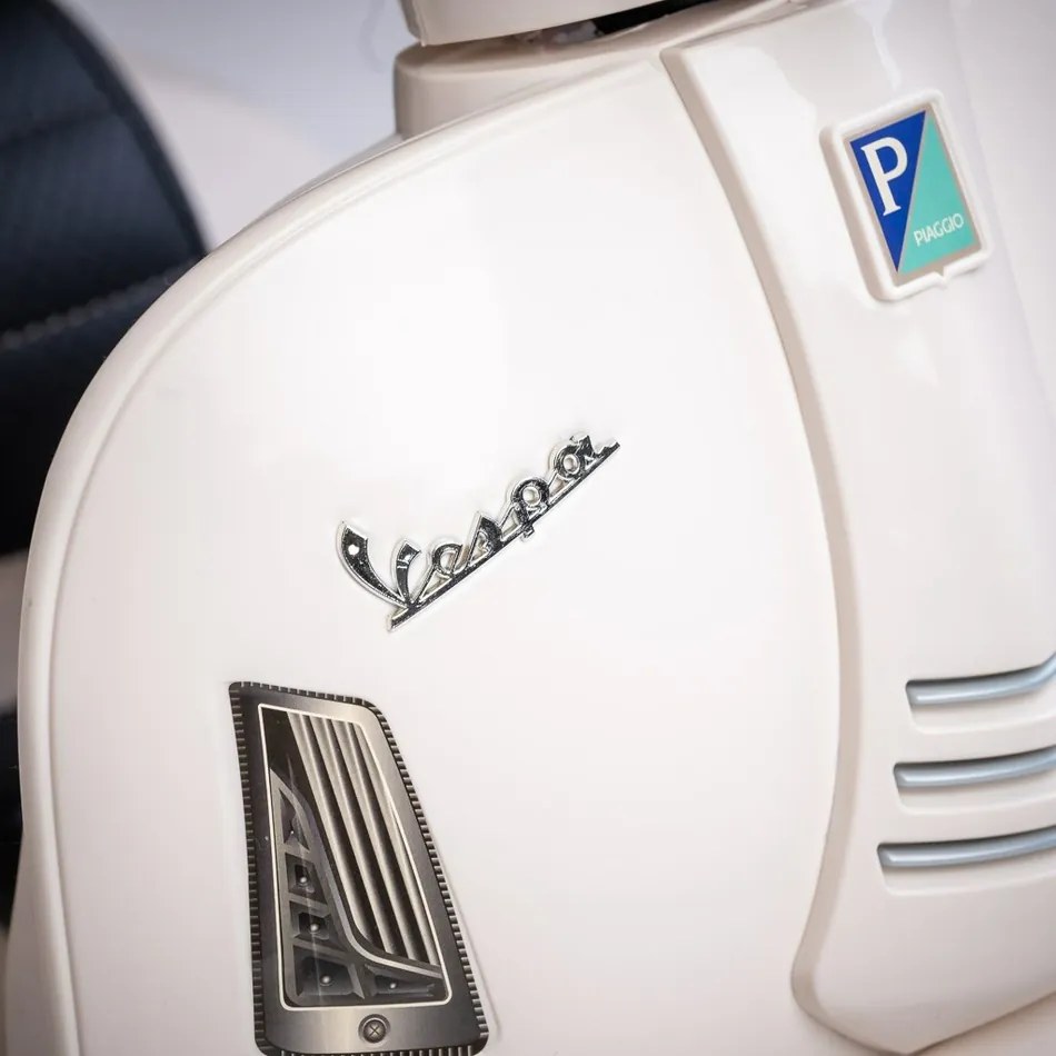Baby Mix Elektryczny motocykl dla dzieci Vespa,biały